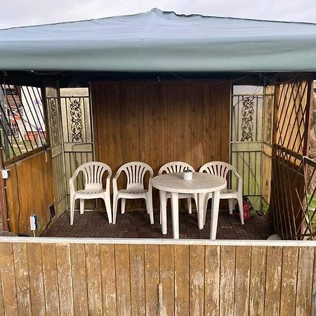 Bungalow Im Gruenen Werneuchen Exteriér fotografie