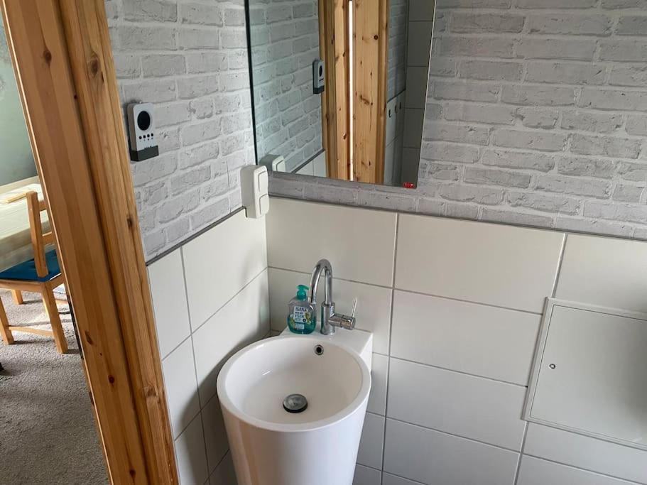 Bungalow Im Gruenen Werneuchen Exteriér fotografie